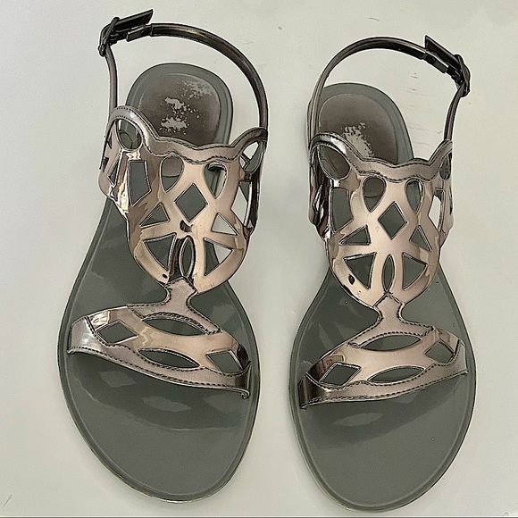Stuart Weitzman Gelfisher Sandals in Metallic Graphite - Picture 12 of 16